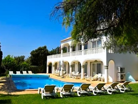 CASA OLEANDRO BY FLO