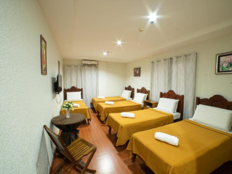 Hotel Casanas Suites