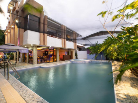 Hotel Casanas Suites