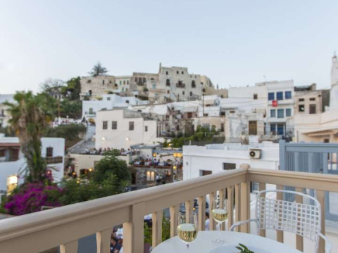 Castle Mansions Naxos