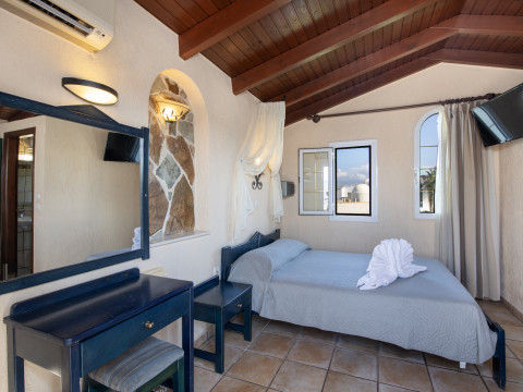 CASTLE SUITES VILLAGE