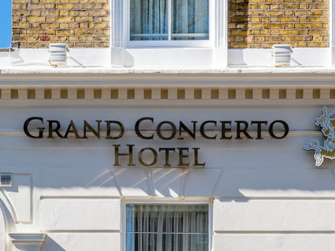 Castleton Hotel