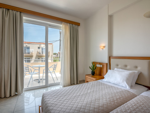 CASTRO BEACH HOTEL