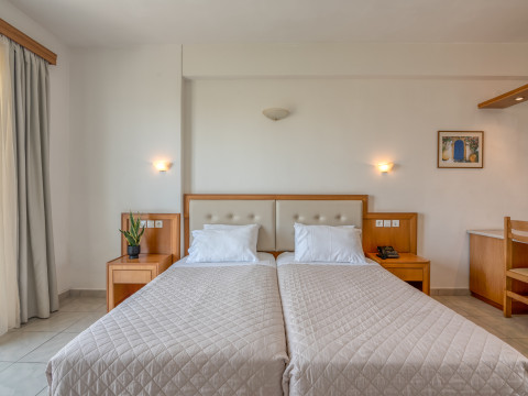 CASTRO BEACH HOTEL