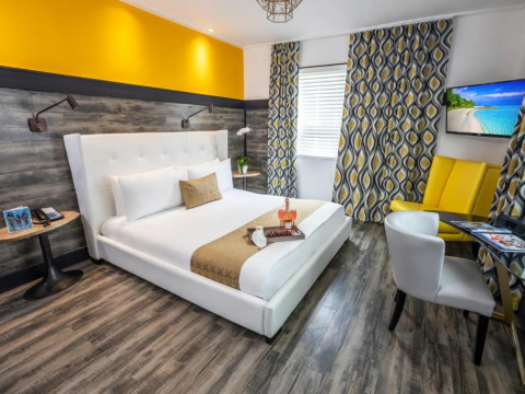 Catalina Hotel & Beach Club