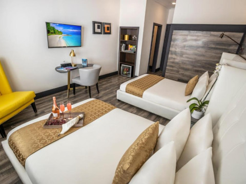 Catalina Hotel & Beach Club