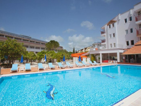 CATS GARDEN HOTEL