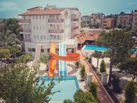 CATS GARDEN HOTEL