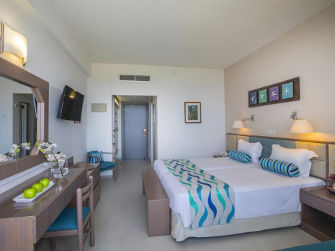 Cavo Maris Beach