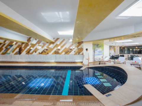 CAVO MARIS BEACH HOTEL