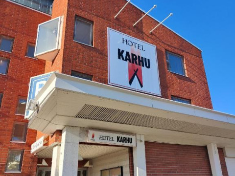 Charter Laponia - Hotel Karhu