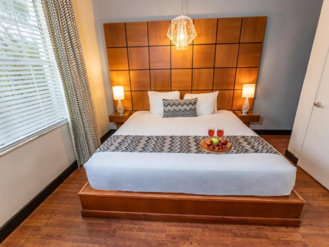 Chesterfield Hotel & Suites