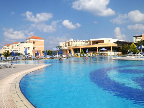CHRISPY WORLD Hotel & Resort  Water Park