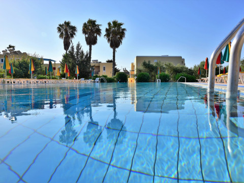 Chrysoula Hotel & Apartments