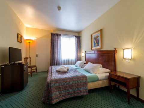 Churchill Hotel