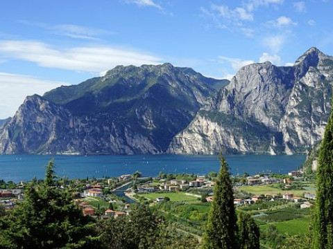 Circuit Clasic ITALIA-Marile Lacuri,Coasta de Azur si Insula Capri Autocar 2025