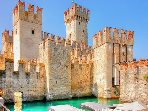 Circuit Clasic ITALIA-Marile Lacuri,Coasta de Azur si Insula Capri Autocar 2025
