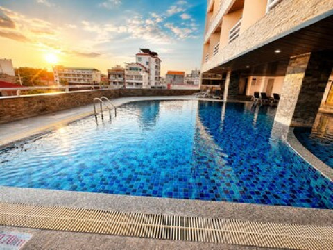 City Beach Resort