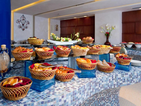 City Seasons Al Hamra Hotel