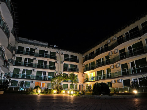Clara Aparthotel 