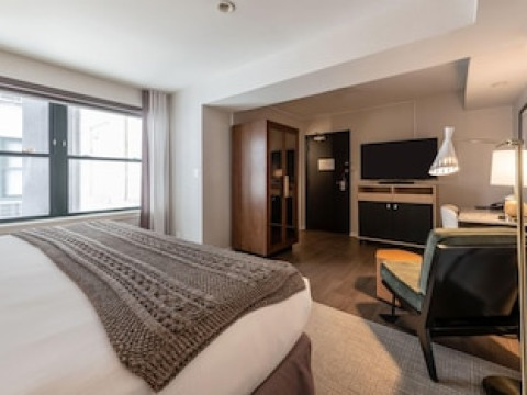 CLARIDGE HOUSE CHICAGO, TAPESTRY COLLECTION BY HILTON