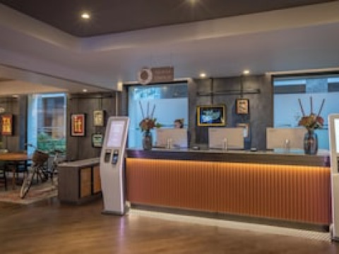 CLAYTON HOTEL CITY OF LONDON