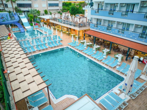 CLUB BIG BLUE SUITE HOTEL