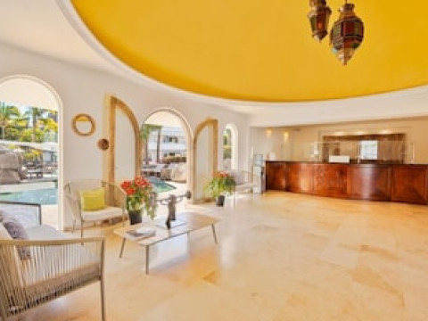 CLUB EL MORO HOTEL AND SUITES