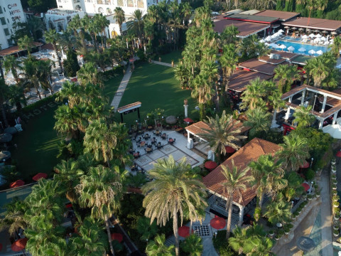 FLORA APARTMENTS