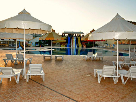 AL HAMRA VILLAGE & RESIDENCE