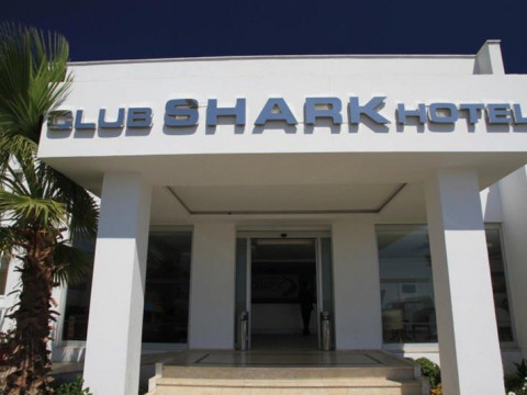 CLUB SHARK HOTEL