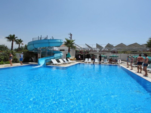 SUN HEAVEN QUEEN HOTEL (Ex. Club Sun Heaven Sea Bird Hotel)