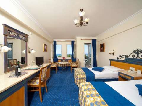 CLUB YALI HOTEL & RESORT