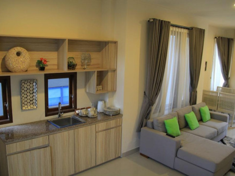CLV Hotel & Villas