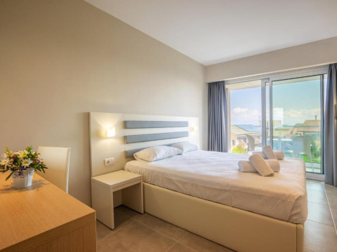 CNic Gemini Hotel (Corfu)