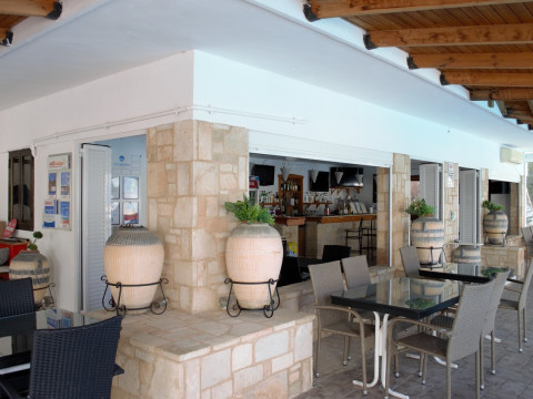 Coliseum Studios & Apartments