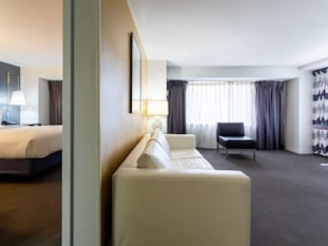 COMFORT INN & SUITES BALTIMORE INNER HARBOR