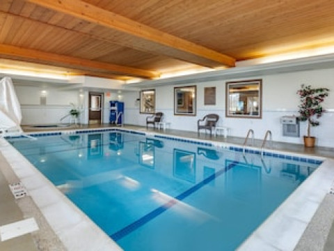 COMFORT INN & SUITES GENEVA - WEST CHICAGO
