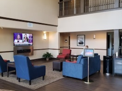 COMFORT INN & SUITES GENEVA - WEST CHICAGO