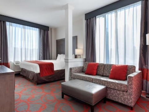 COMFORT INN & SUITES NEAR STADIUM