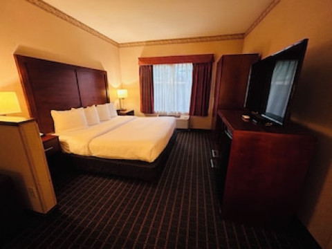 COMFORT SUITES PORTLAND SOUTHWEST