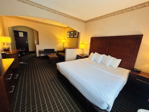 COMFORT SUITES PORTLAND SOUTHWEST