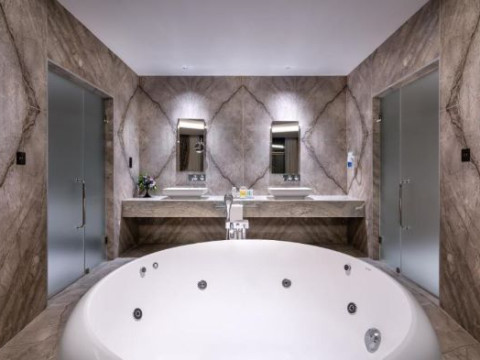 CONCORDE TOWER HOTEL