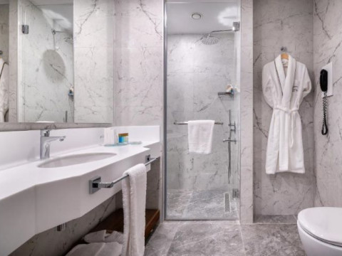 CONCORDE TOWER HOTEL