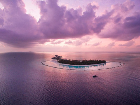 Constance Halaveli Resort