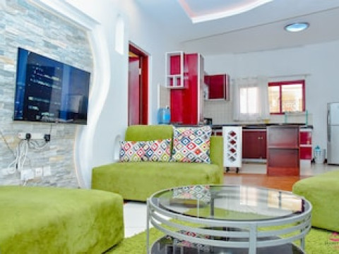 COOL BREEZE BEACHFRONT APARTMENTS