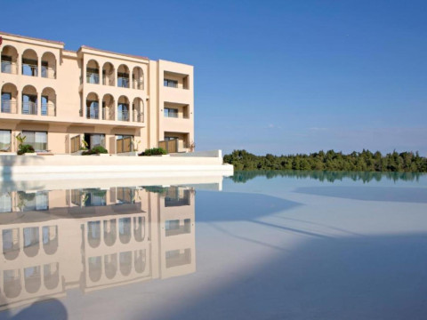 Cora Hotel & Spa
