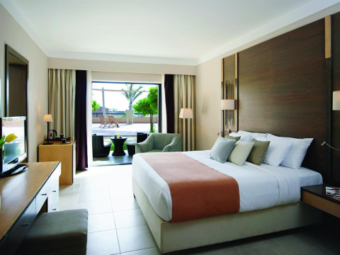 Coral Sea Aqua Club Resort
