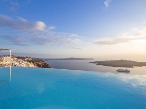 Cosmopolitan Suites Santorini