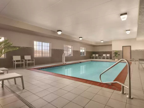 Country Inn & Suites by Radisson, London, KY
